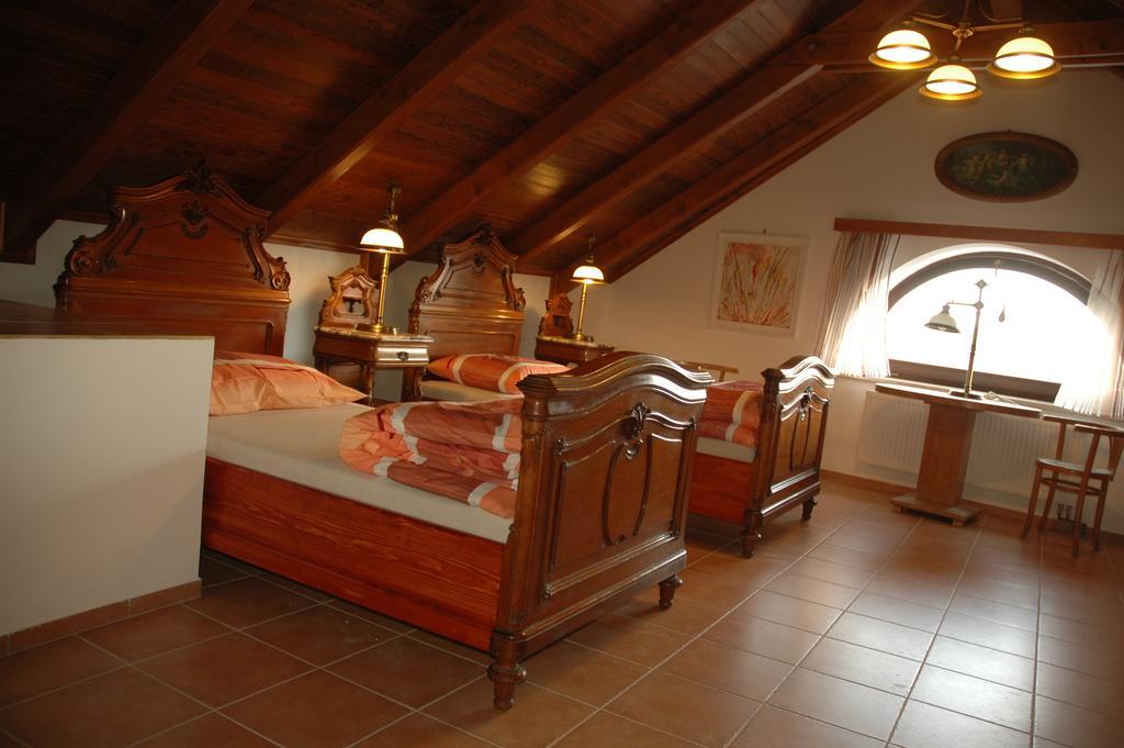 Penzion "U Kubinu" Přibyslav Buitenkant foto